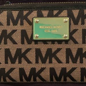Micheal Kors Mk wallet